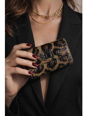 Kadın Rugan Leopar Desenli Lüx Tasarım Çevirme Kilitli Cüzdan