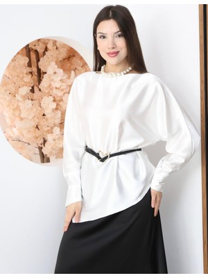 Moda Banuş Asimetrik Kemer Hediyeli Beyaz Saten Uzun Kol Gömlek