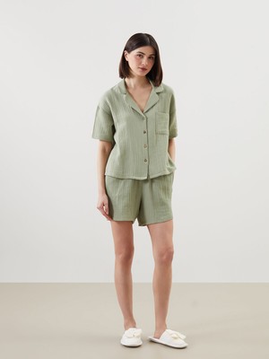 Lc Waikiki Yeni Sezon Gömlek Yaka Müslin Kadın Şortlu Pijama Takımı