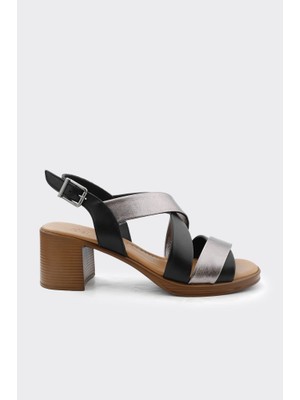 Derinet Hakiki Deri Bilekten Bantlı Kadın Sandalet
