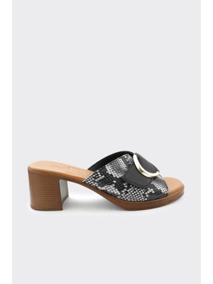 Derinet Hakiki Deri Tokalı Kadın Terlik
