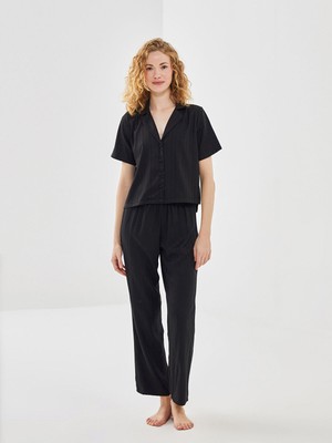 Lc Waikiki Yeni Sezon V Yaka Çizgili Saten Kadın Pijama Takımı