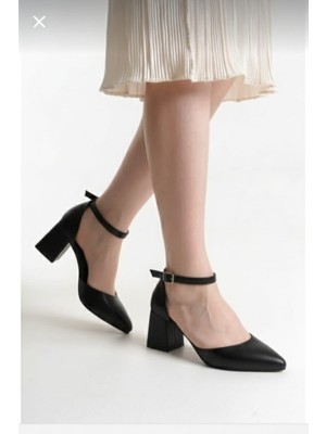 Henne Kadın Topuklu Ayakkabı Karnıyarık Modeli Topuk Boyu 7cm