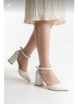 Henne Kadın Topuklu Ayakkabı Karnıyarık Modeli Topuk Boyu 7cm