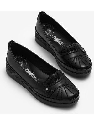 Tonny Black Kadın Siyah Rahat Kalıp Yan Çiçekli Günlük Ayakkabı