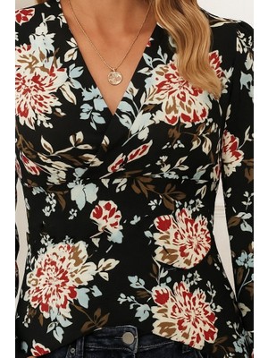 Adisia Kadın Uzun Kollu Kruvaze Yakalı Kelebek Desenli Şardonlu Dalgıç Bluz