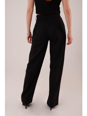 Adisia Premium Model Oturtmalı Siyah Pantolon