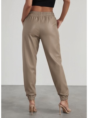 Adisia Kadın Yüksek Bel Lastikli Önü Düğmeli Deri Pantolon