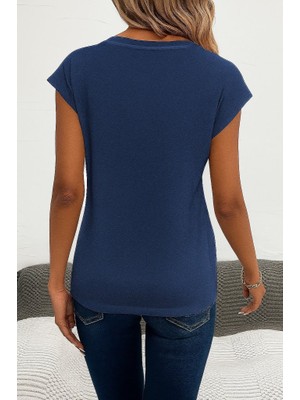 Adisia Kadın Kısa Kollu V Yakalı Kalp Desen Viskon Bluz