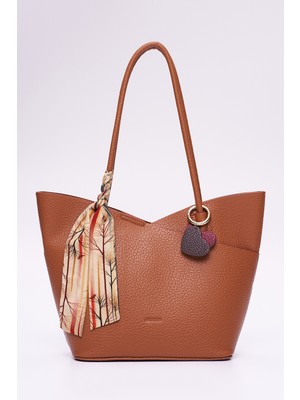 Elatae Tote Kadın Omuz Çantası – Çapraz Çantasıyla, Kalpli Charm ve Şal Detaylı ELA2017