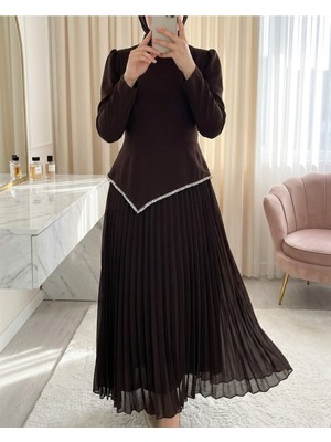 Modamorfo Beli Asimetrik Kesim Taşlı Eteği Pliseli Krep Elbise -Kahve