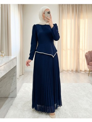 Modamorfo Beli Asimetrik Kesim Taşlı Eteği Pliseli Krep Elbise -Laci