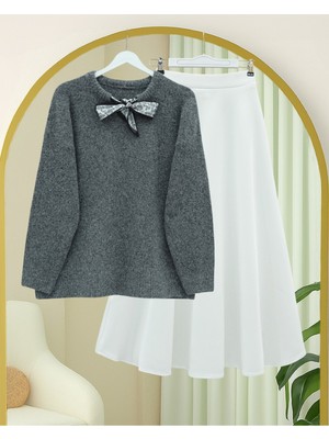 Modamorfo Yakası Fular Detaylı Yumoş Triko Kazak -Füme