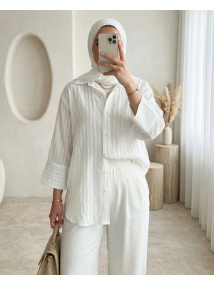 Modamorfo Çizgi Desen Oval Kesim Krinkıl Gömlek -Beyaz