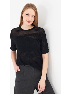 Irmak Kerekli Kadın Yumuşak Dokulu Gül Desenli Dantel Örgü Bisiklet Yaka Ense Düğmeli Kısa Kollu Triko Bluz 14830 Siyah