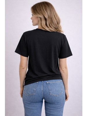 herkesemoda Cant's Stop Me Baskı Detaylı Basic T-Shirt