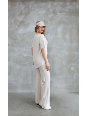 Indispensablely Osy Modal Yumuşak Dokulu Kumaş Bi̇si̇klet Yaka Taş Detayli Kisa Kollu Takim - Kirik Beyaz