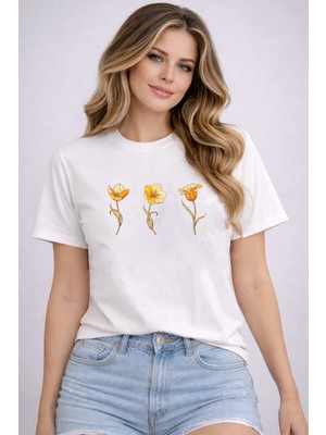 herkesemoda Sarı Çiçekler  Baskı Detaylı Basic T-Shirt