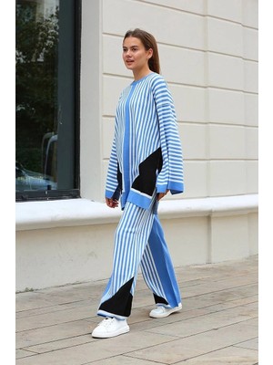 Indispensablely Çi̇zgi̇li̇ Bi̇si̇klet Yaka Tri̇ko Takim Mavi̇