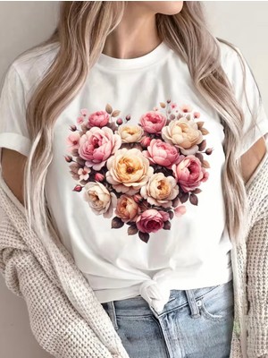 herkesemoda Kalp Çiçekler  Baskı Detaylı Basic T-Shirt