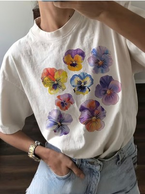 herkesemoda Mor Çiçekler Baskı Detaylı Basic T-Shirt