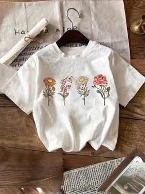 herkesemoda Çiçek Baskı  Detaylı Basic T-Shirt