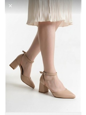 Henne Kadın Topuklu Ayakkabı Karnıyarık Modeli Topuk Boyu 7cm