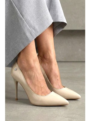 Gökhan Talay Arabella Esnek Yumuşak Kaymaz Taban (11 Cm) Bej Rugan Kadın Topuklu Ayakkabı