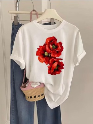 herkesemoda Kırmızı Çiçekler  Baskı Detaylı Basic T-Shirt