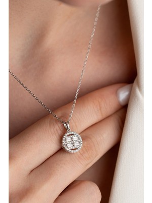 Two Arts Kadın 925 Ayar Gümüş Oval Baget Zirkon Taşlı Kolye | Hediye Kutusunda