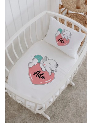Lilabio Isme Özel %100 Pamuk Lastikli Park Yatak Çarşaf Seti (60X120) Kalpli Fil