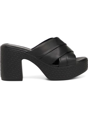 Tergan Siyah Hakiki Deri Kadın Terlik - K25Y1TR67767-A23