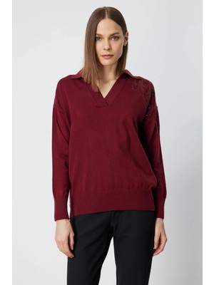 On Fashion Kadın Tek Omuz Işlemeli Gömlek Yaka Bordo Kazak 66359