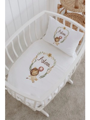 Lilabio Isme Özel %100 Pamuk Lastiksiz Park Yatak Çarşaf Seti (100X120) Aslan Çelenk