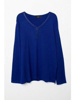 On Fashion Kadın V Yaka Taşlı Saks Mavisi Kazak 65422
