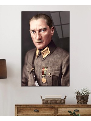 Beta Moda Hub Üniformalı Mustafa Kemal Atatürk Portresi Cam Tablo, Temperli ve Rodajlı Dayanıklı  Cam