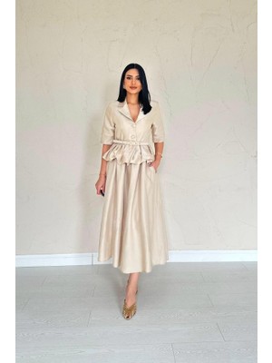 Indispensablely Bej Ince Kemerli Fırfırlı Ceket ve Büzgülü Etek Takım