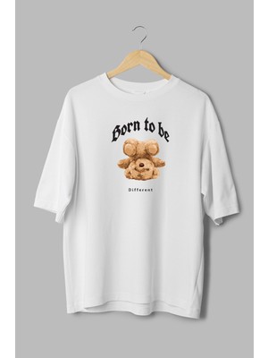 Overoz Teddy Bear Born To Be Different Baskılı Beyaz Yarı Oversize T-Shirt 1095