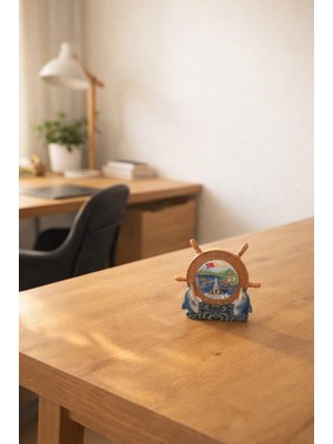 Kemer Antalya Hatıra Dümen Biblo 12 cm x 14 cm – Deniz Temalı Ev Dekoru – Vitrin, Kitaplık ve Masa Üstü Dekoratif Süs