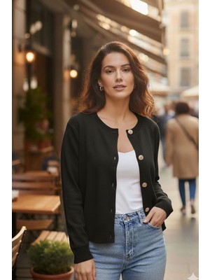 Tarz Cool Beyaz Yumuşak Dokulu Düğmeli Ceket Görünümlü Triko Hırka