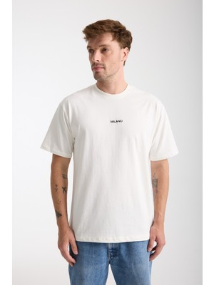 Tarz Cool Erkek Beyaz Milano Nakış Yazılı Oversize Bisiklet Yaka T-Shirt