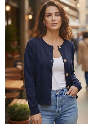 Tarz Cool Beyaz Yumuşak Dokulu Düğmeli Ceket Görünümlü Triko Hırka