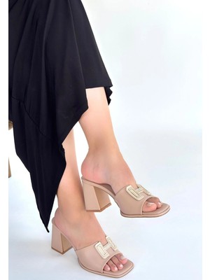 Veralya Caren Bej Cilt Topuklu Terlik