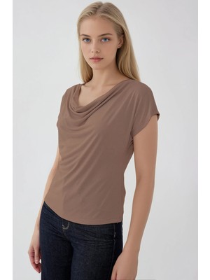 Vitrin Dökümlü Degaje Yaka Bluz