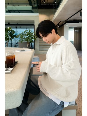 Tarz Cool Erkek Beyaz Düğmeli Regular Polo Yaka Triko Kazak