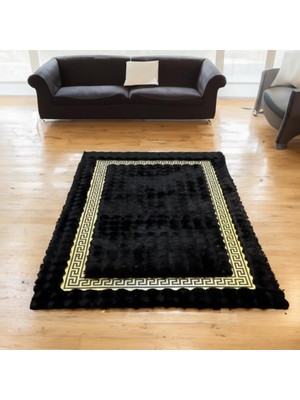 Siyah Zeminli Desenli Geniş Altın Çerçeveli Peluş Halı – Yumuşak Dokulu, Şık ve Dekoratif Halı