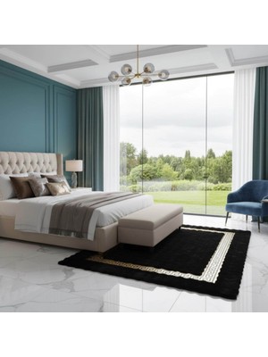 Siyah Zeminli Altın Çerçeveli Peluş Halı – Yumuşak Dokulu, Şık ve Dekoratif Halı