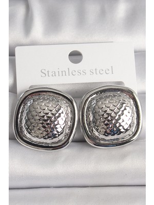 Eco Lounge Pirinç Gümüş Renk Işlemeli Kare Model Kadın Küpe