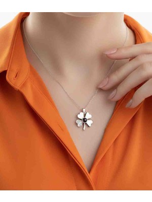 Modahilye 925 Ayar Gümüş 100 Dilde Seni Seviyorum Yazılı Yonca Şans Kolyesi