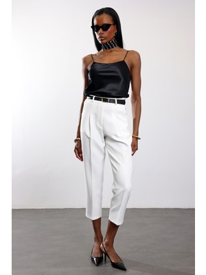 5in1Canpolat Beyaz Kemerli Havuç Kesim Pantolon 9936